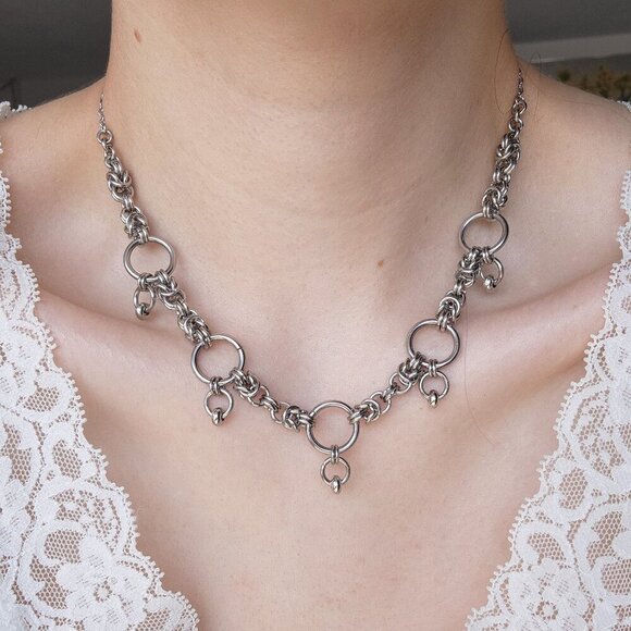 Gothic chunky statement chain mail necklace with a small silver chain - Picture 2 of 7